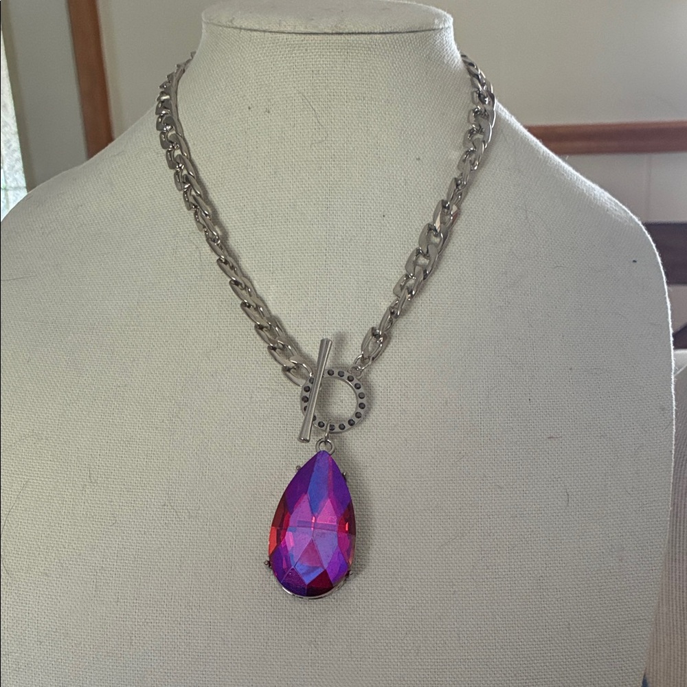 Elegant Silver Necklace with Purple Pendant